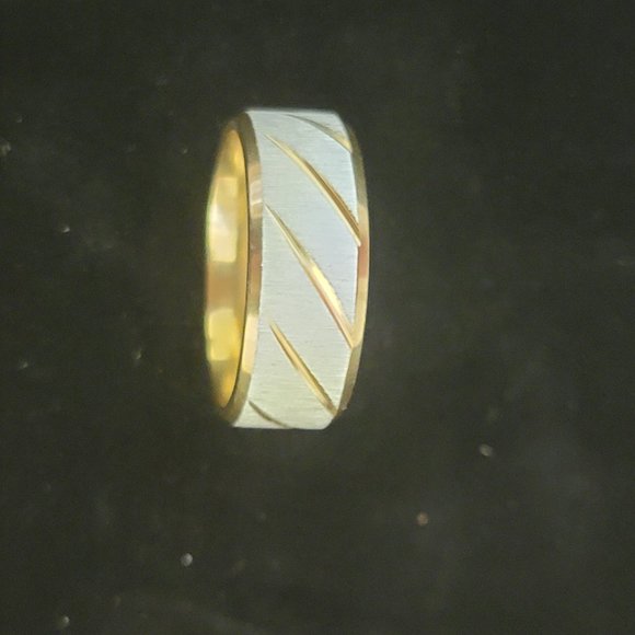 Frosted Wedding Ring Diagonal Slits Goldtone Silver Titanium Steel Sz 6  7 8 New - Picture 5 of 11